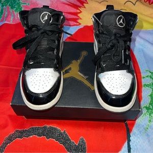 Kids Jordan 1 Mid SE Carbon Fiber | Size: 12c